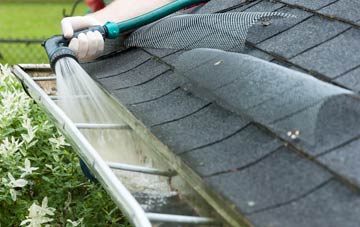 Common Side gutter cleaning costs